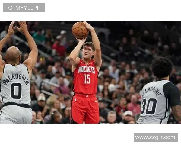 谢泼德果断出手弧顶三分精准命中为球队锁定胜局